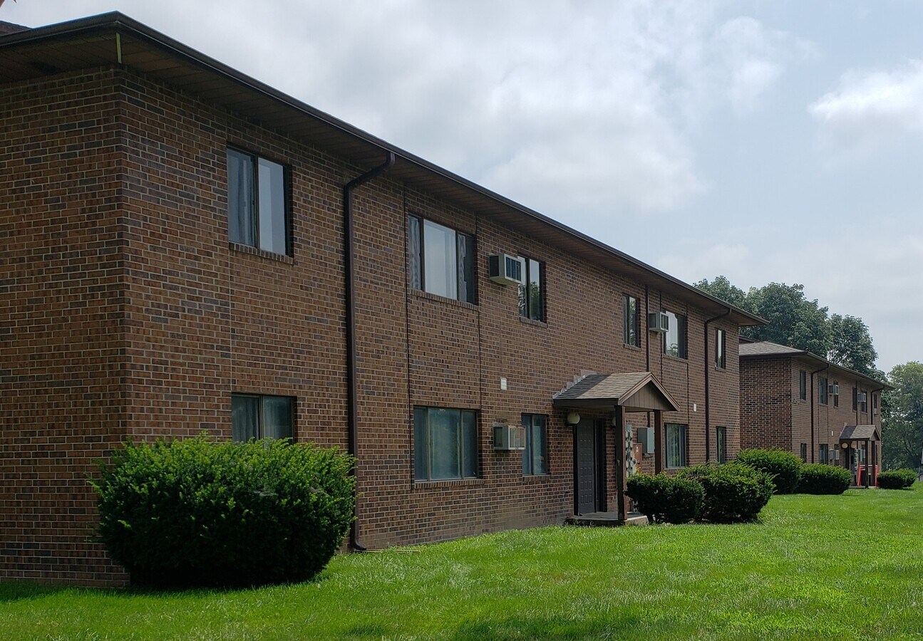 Arbor Village - Arbor Village Apartments