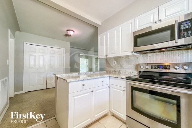 Photo - 5900 Grove St S