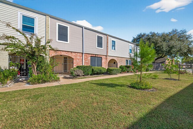 Photo - 9022 Wilcrest Dr Unidad True