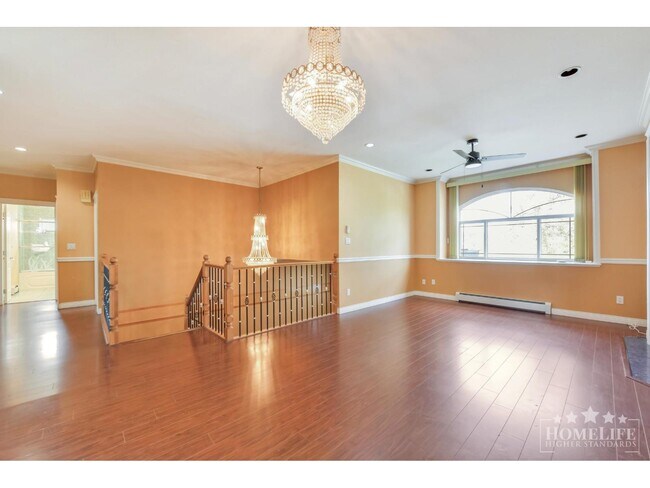 Photo - 13470-1365A 65a Ave