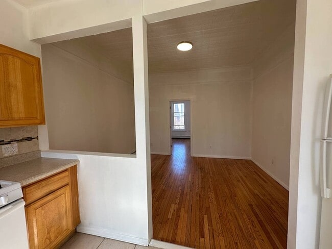 Photo - 8 Carroll St