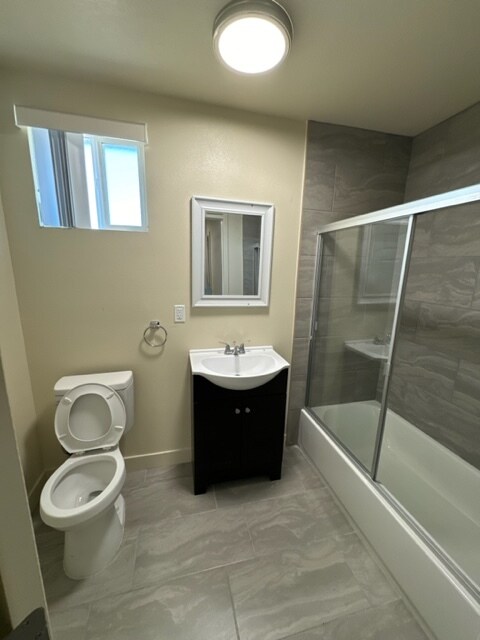 Photo - 714-716 E 88th Pl