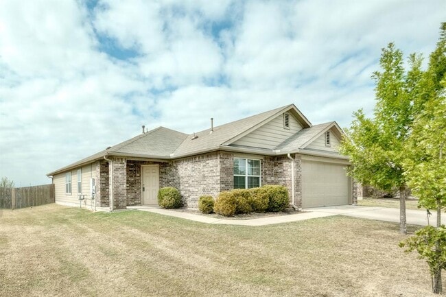Building Photo - 245 Voss