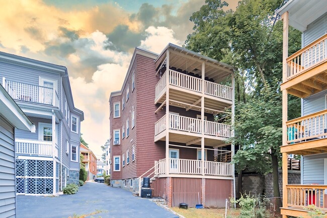 Building Photo - 8 Atkins St Unit 2 Rental
