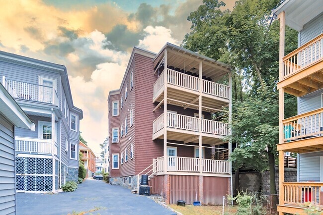 Building Photo - 8 Atkins St Unit 2 Rental