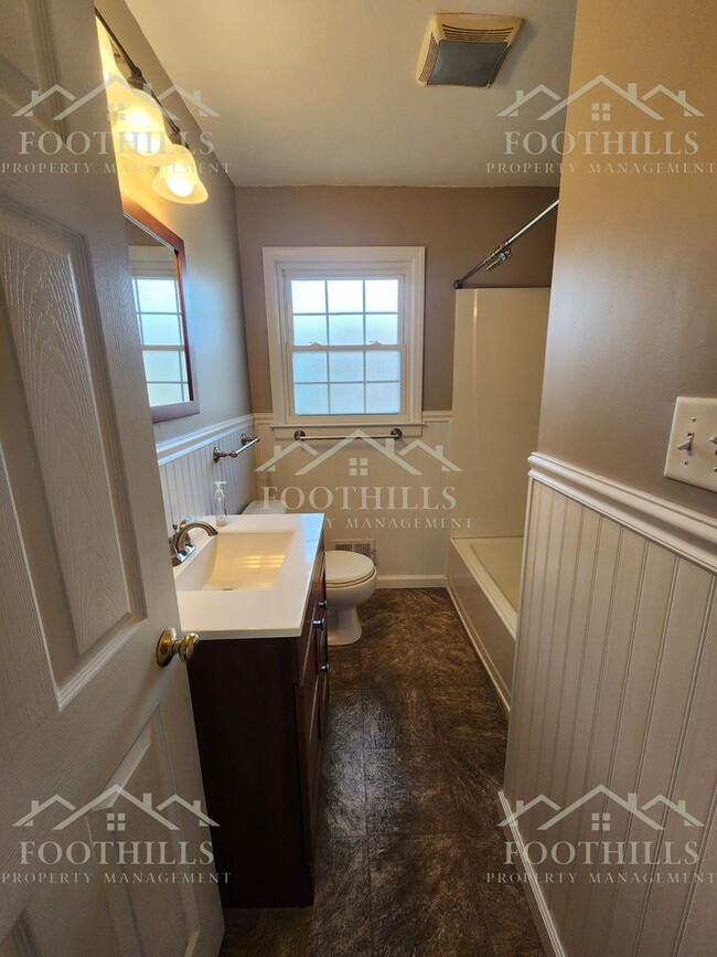 Photo - Freshly Renovated 3-Bed Home with Modern C...