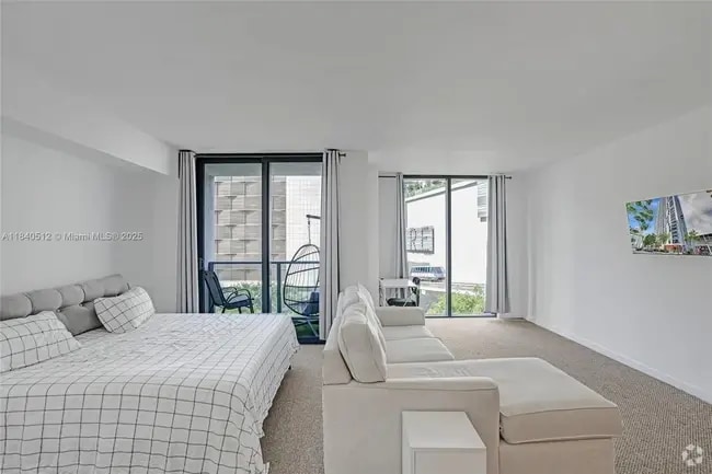Building Photo - 31 SE 6th St Unit 805 Rental