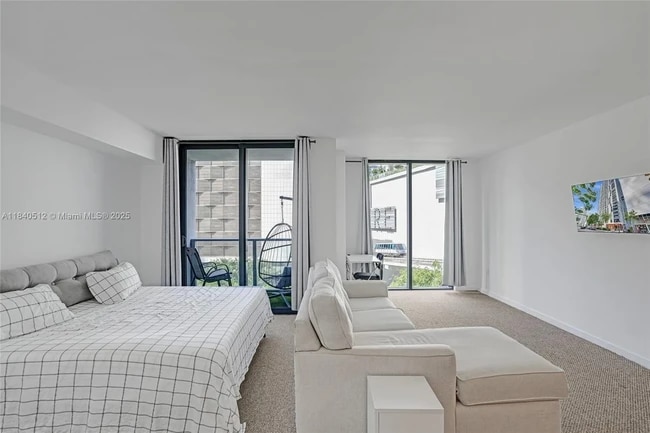 Building Photo - 31 SE 6th St Unit 805 Rental