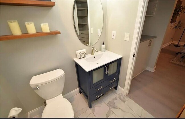 Photo - 1074 Peachtree Walk NE