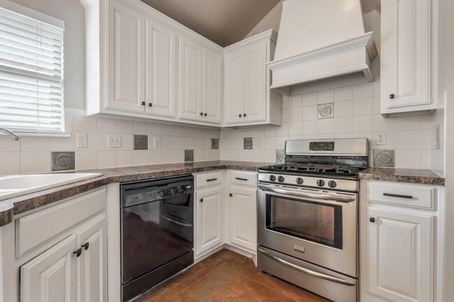 Photo - 5120 NW 163rd St