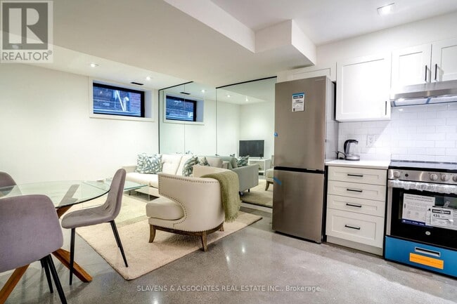 Photo - 546 St Clements Ave