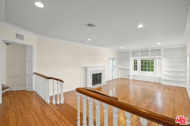 Photo - 266 Denslow Ave