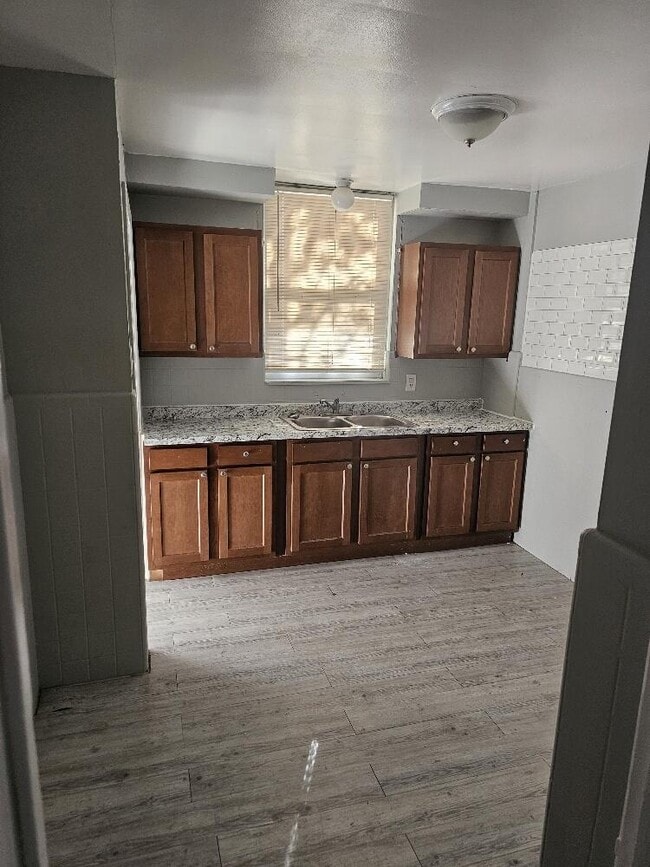 Photo - 5772 Guilford St