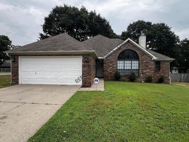 Building Photo - 2404 Bearskin Dr