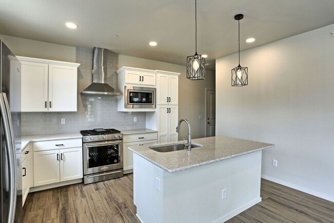 Photo - 4768 Champlain Dr Unit 4768 Champlain Dr