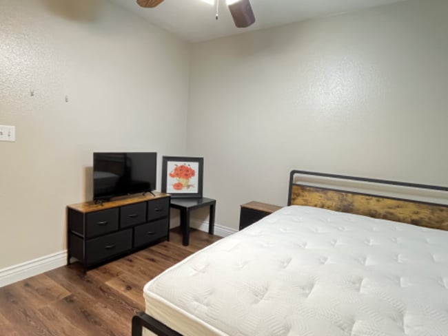 Photo - 5034 Lime Kiln Ave