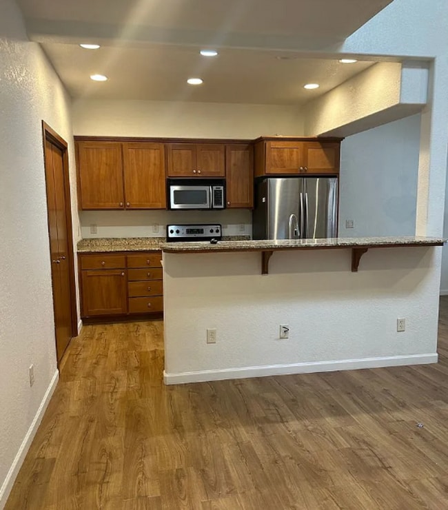 Photo - East Medford 2 bedroom 1.5 bathroom 2 story townhome