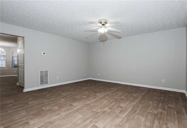 Photo - 5896 Strathmoor Manor Cir