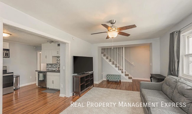 Photo - 807 W 13th St