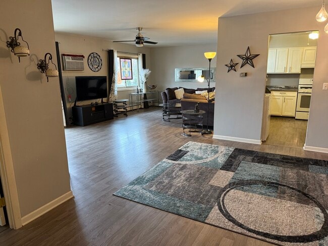 Photo - 5725 Holmes Ave Unit 15