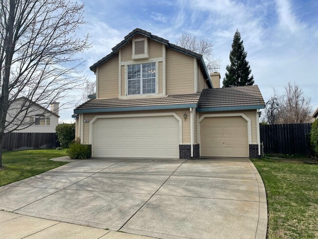 Upstairs Bonus Room, Attached 3-Car Garage... - Upstairs Bonus Room, Attached 3-Car Garage... House