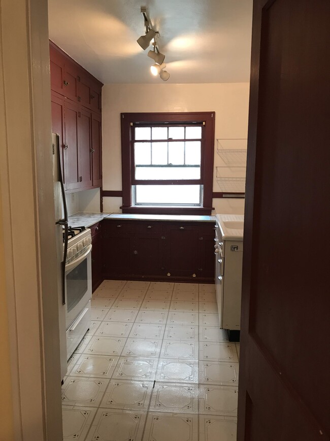 kitchen - 2259 Carter Avenue Townhome