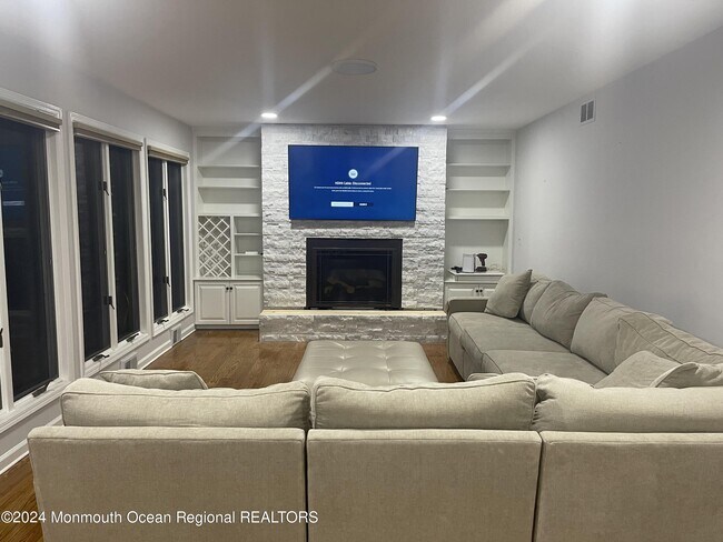 Photo - 1700 Fanwood St