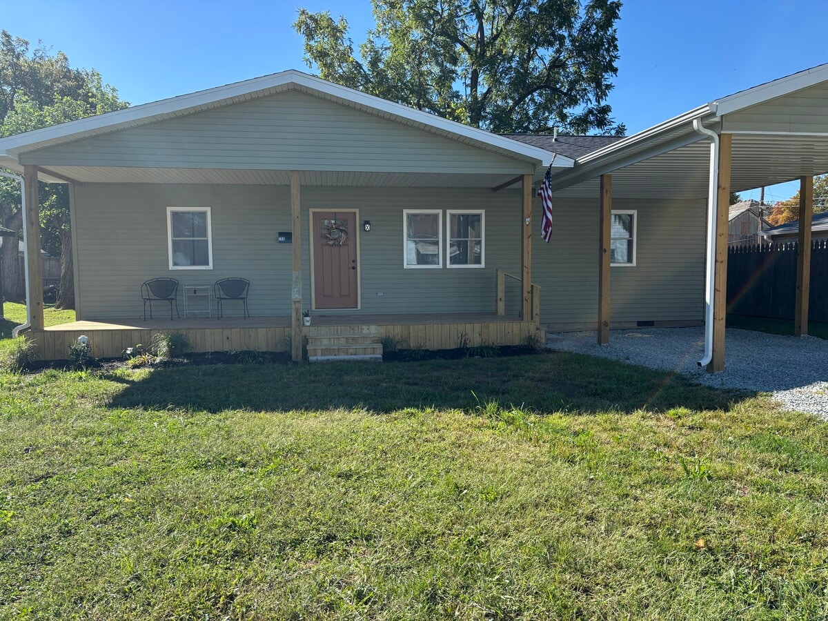 Photo - 308 W Parkway Dr