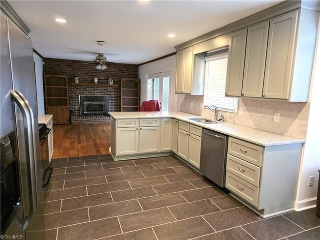 Photo - 1085 Brown Rd