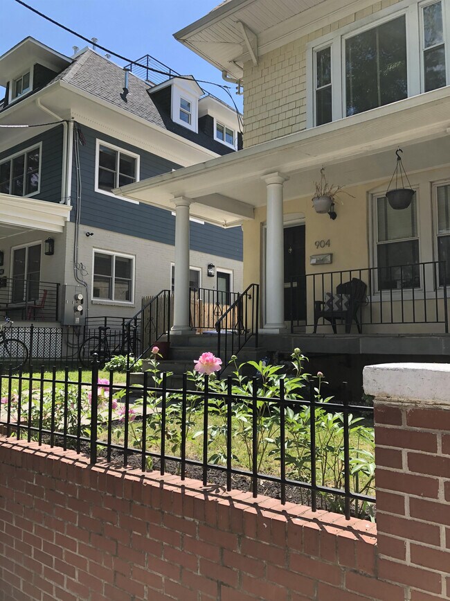 Photo - 904 Webster St NW