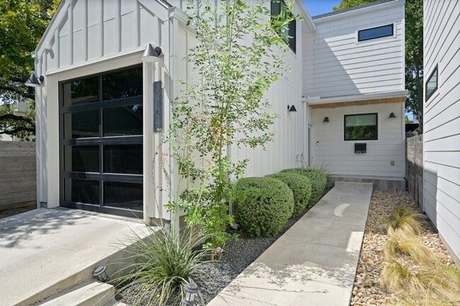 Photo - 5212 Huisache St