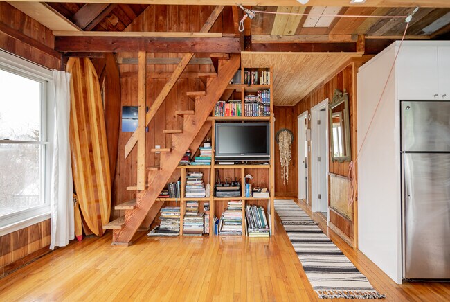 Photo - 324 Gerard Dr