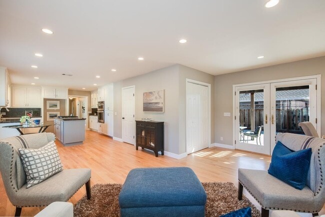 Photo - 2461 Plummer Ave