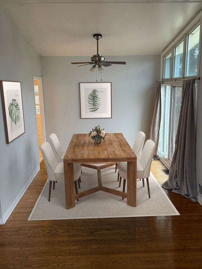 Photo - 2850 Hikes Ln