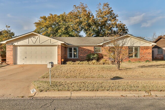 Building Photo - Charming 3-Bedroom Oasis with 2 Full Baths in Prime Lubbock Location - 1547 Sq Ft of Comfort!