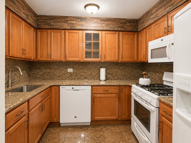 7840 W North Ave