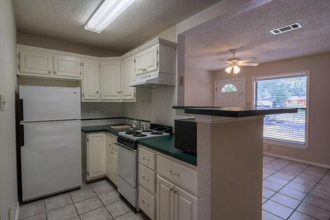 1615 Westmoor Dr