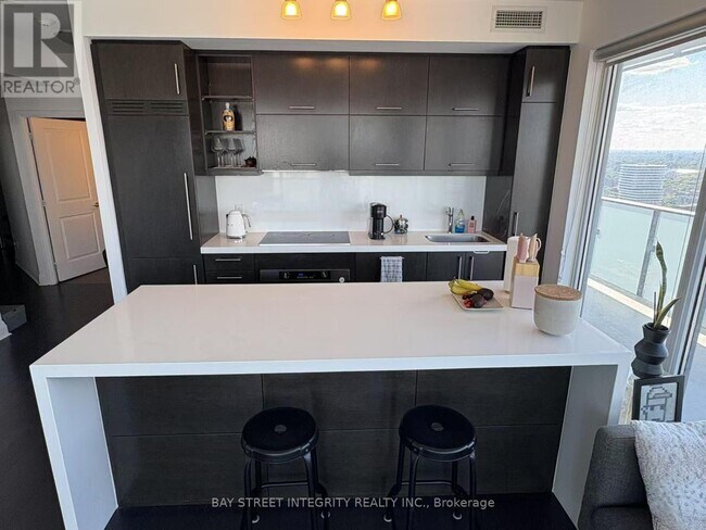Photo - 1080 Bay St. Unit 3910