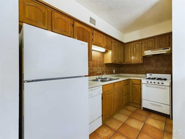 Photo - 803 W 28th St Unidad 107