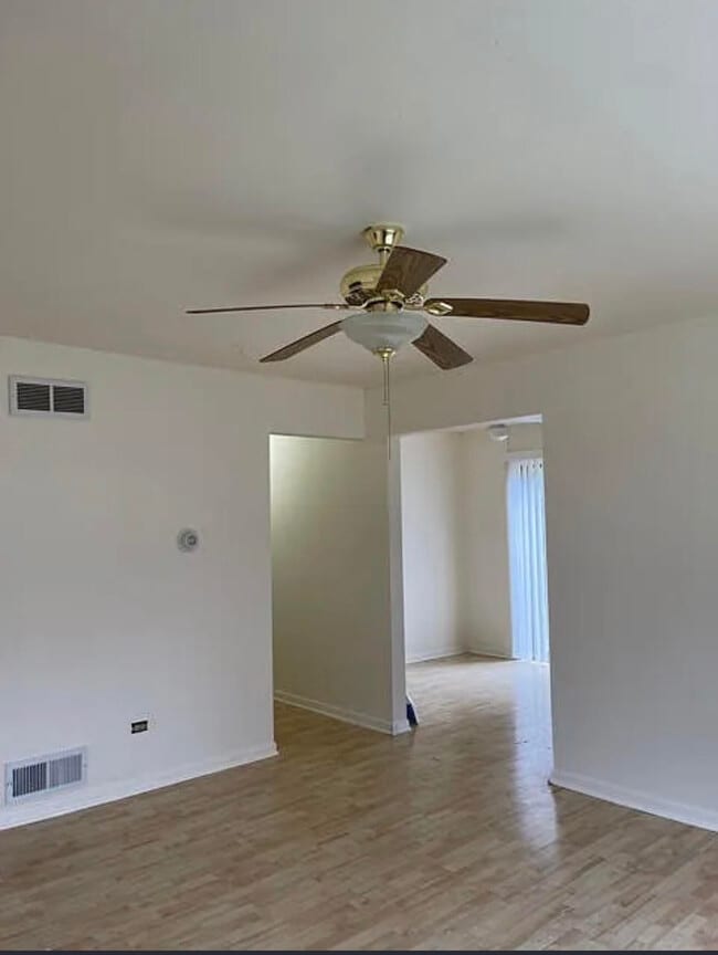 Building Photo - 219 N Grace Ave