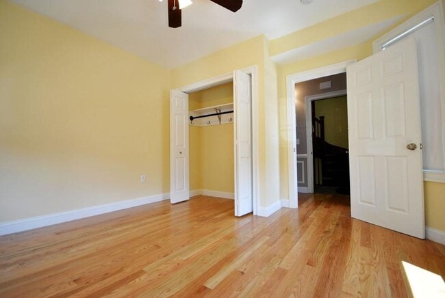 Photo - Oak Sq. Brighton 3-bed with Parking