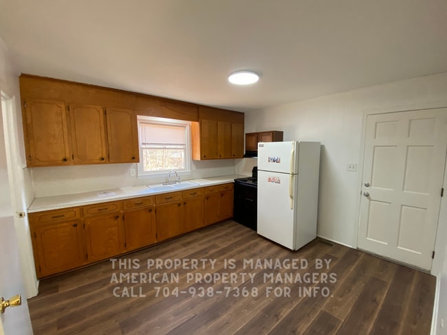 3818 Vanderburg Dr