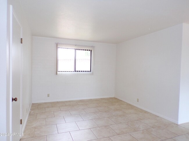 Photo - 307 1st St Unit B