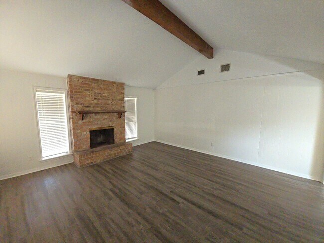 Photo - 3810 R V Mayfield Dr