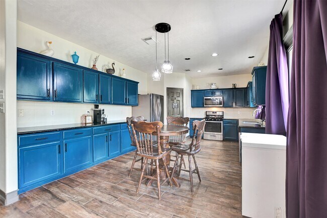 Photo - 6706 Lindale Manor Ct