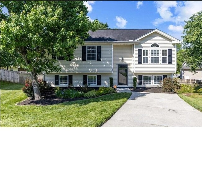 Photo - 103 Bridgedale Ct