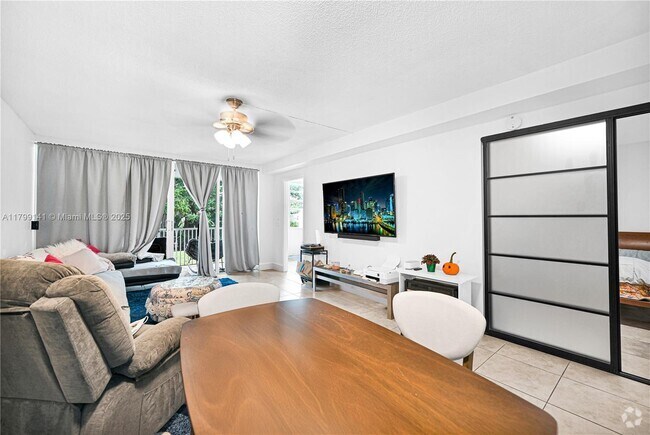 Building Photo - 1670 NE 191st St Unit 100-3 Rental