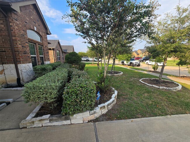 Photo - 511 Yellow Bullhead Ct