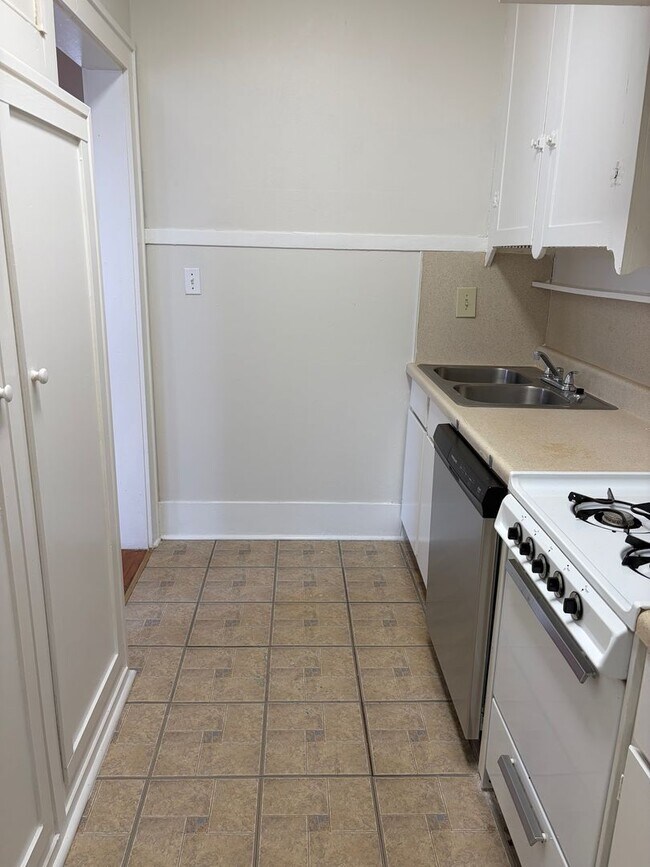 Photo - South Highlands 1BR/1BA