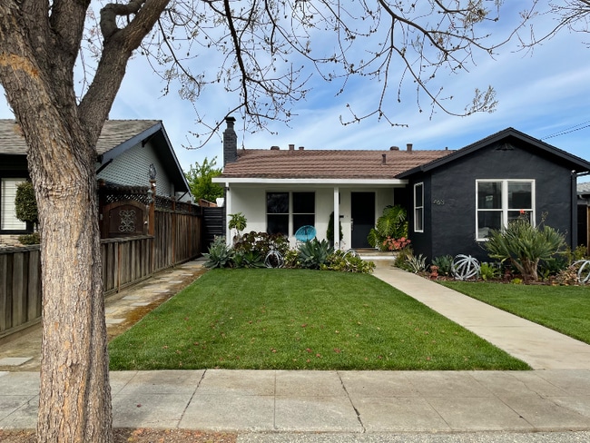 Photo - 463 Menker Ave